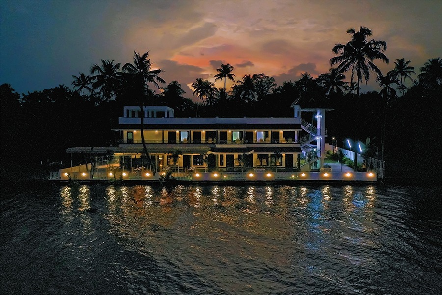 Lake view resort alleppey, Ayurwakeup