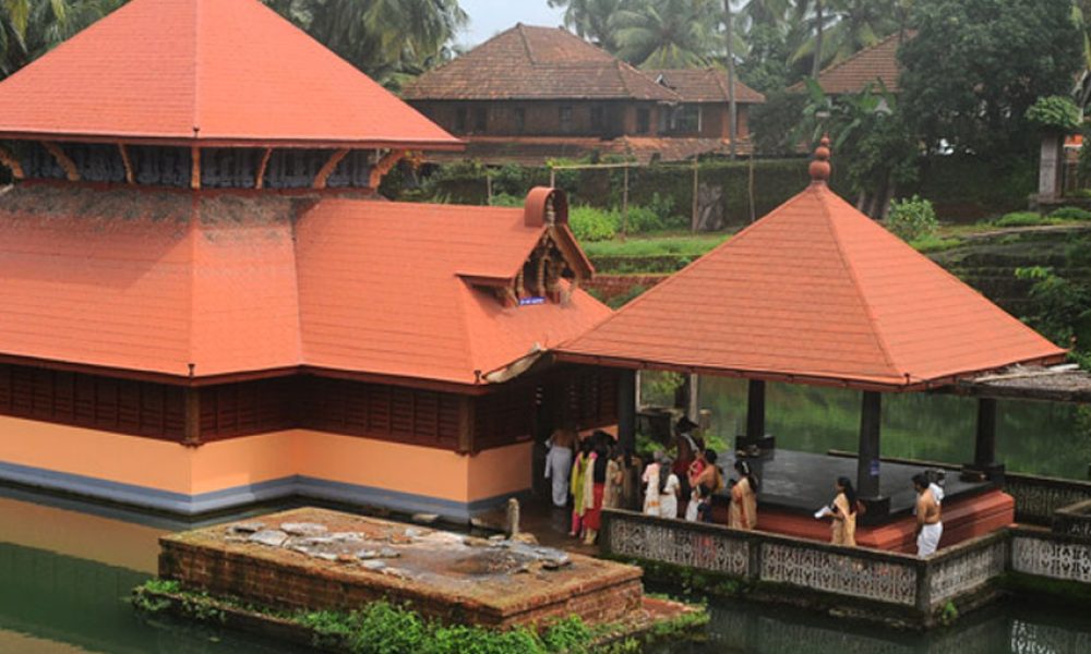 ananthapura-lake-temple-kasargod