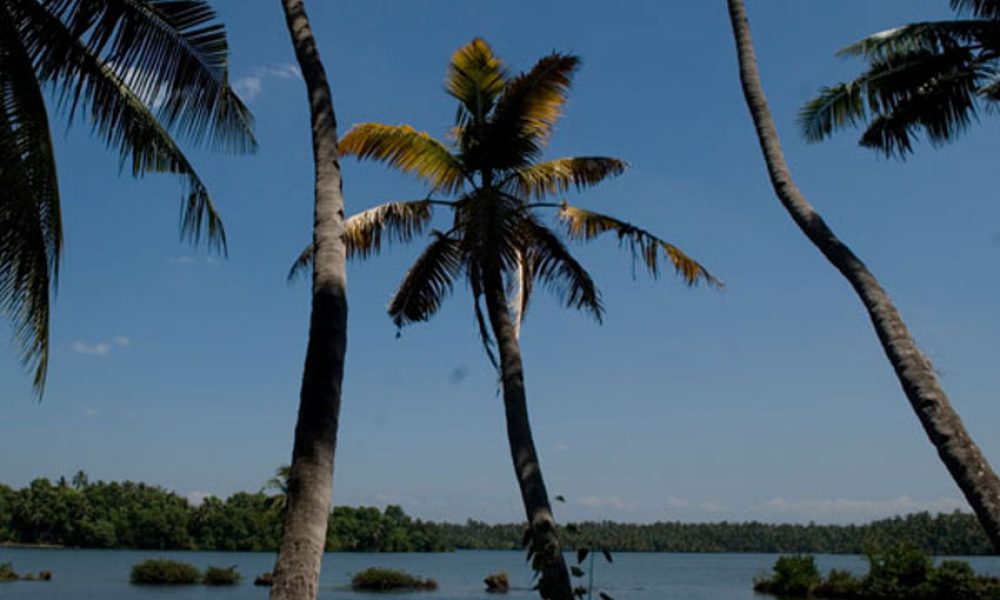 ponnumthuruthu-island-varkala