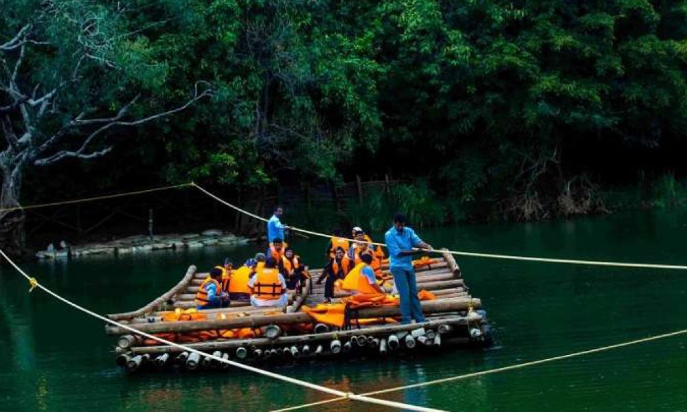 wayanad-Kuruva_Island_and_Rafting